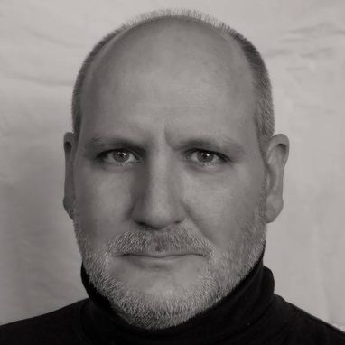 Kasper Cornish Headshot 2025